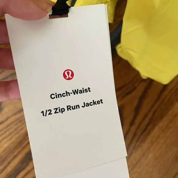 Lululemon Size 4 Run Jacket - Picture 7 of 7